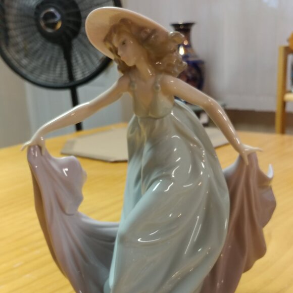 Lladro May Dance #5662